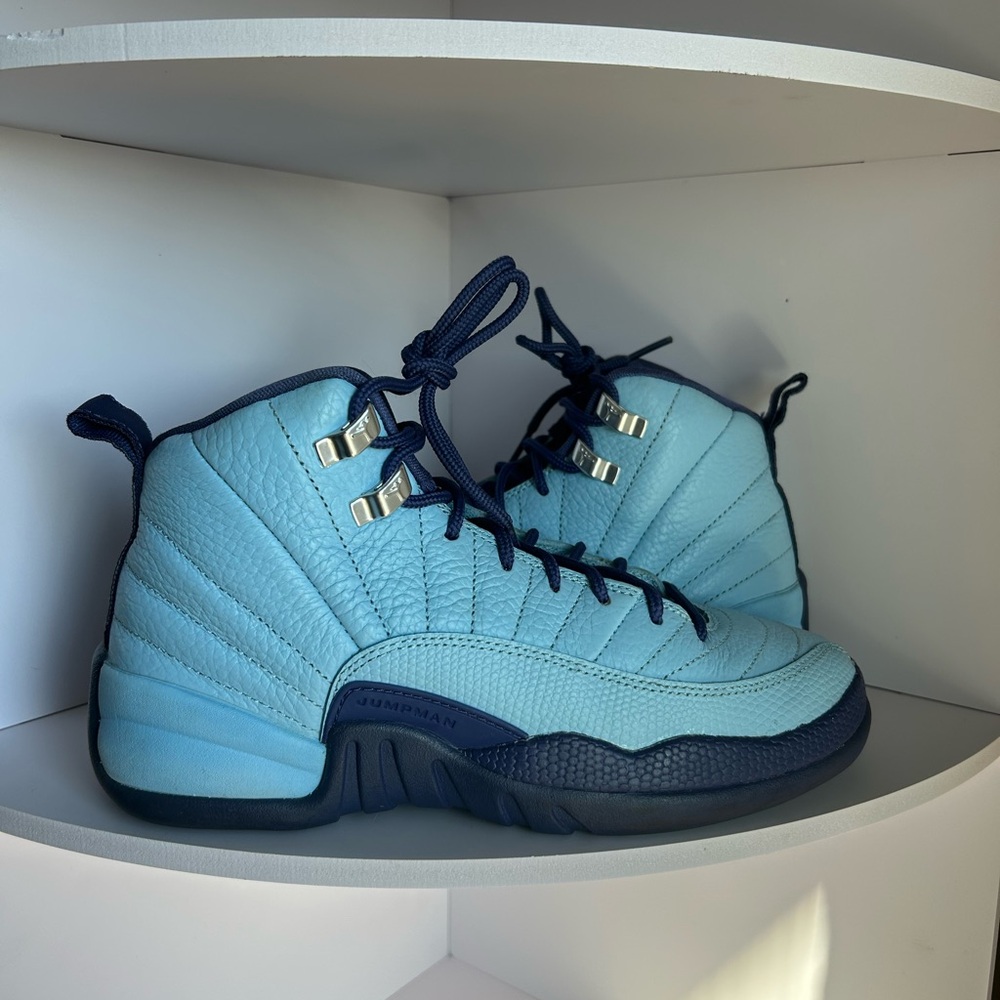 Jordan 12 Retro 
Hornets ( GS )